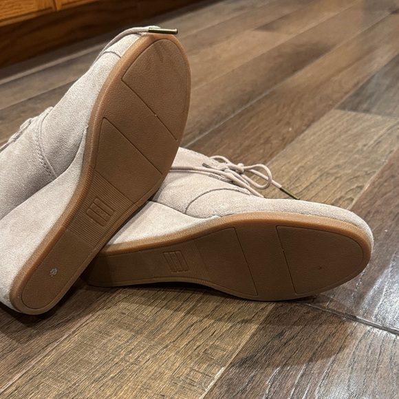 Toms Women's Ankle Boots in Light Beige - Picture 2 of 3